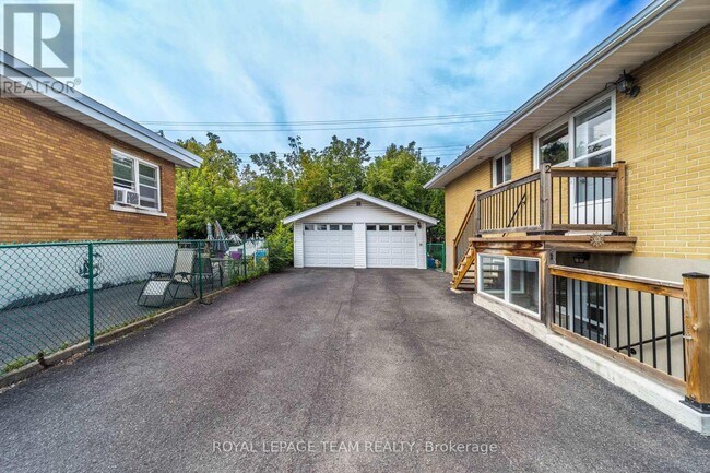 Building Photo - 676 Borthwick Ave
