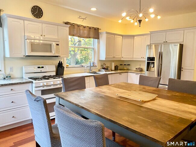 Foto del edificio - 1908 Stratfield Rd