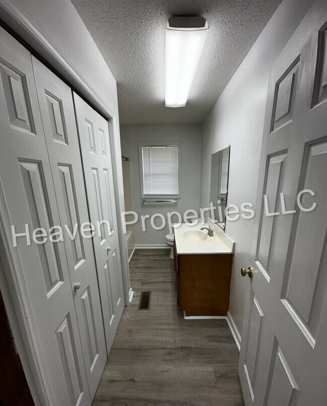 Foto del edificio - 301 Williamson St