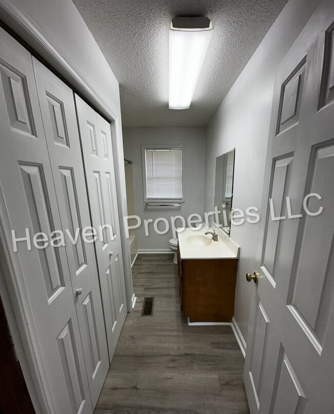 Building Photo - 301 Williamson St