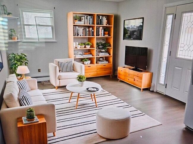 Foto del edificio - 247 Bellerose Ave