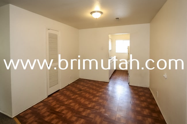 Building Photo - 2707 S Adams St
