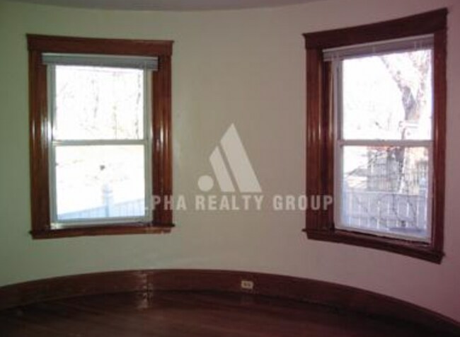 Building Photo - 132 Glenville Ave
