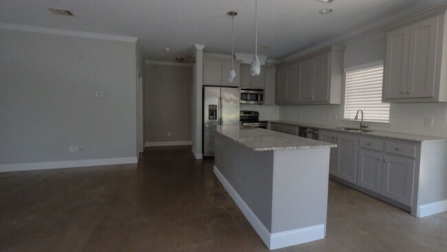 Foto del edificio - TCU AREA RENTAL