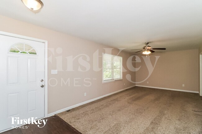 Building Photo - 2932 Tiffany Dr SW