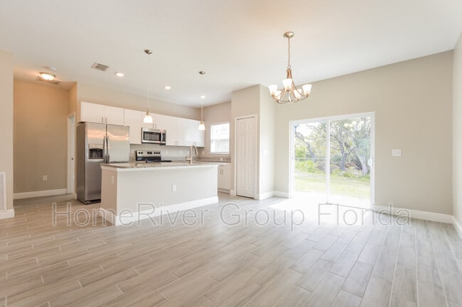 Building Photo - 347 Hibiscus Dr
