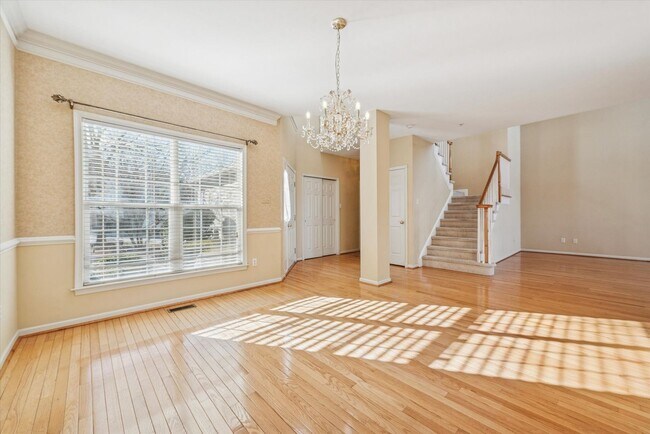 Foto del edificio - Avaible now, 3B/2.5B Townhome in Whiteland Woods!