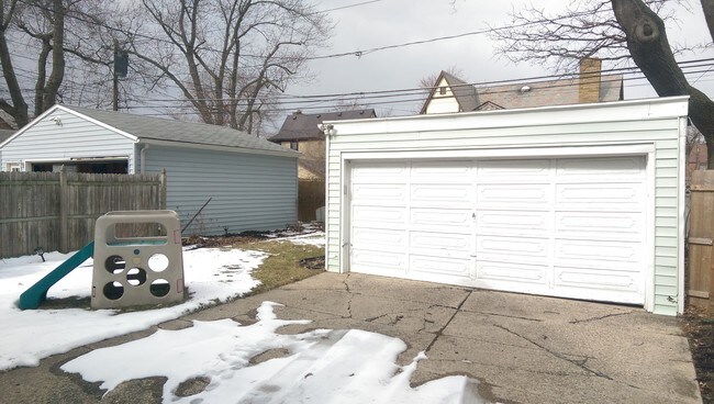 Photo - 292 Stillwell Ave