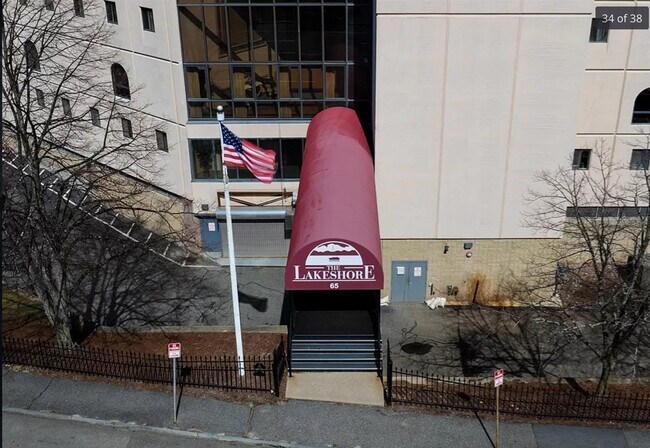 Foto del edificio - 65 Lake Ave