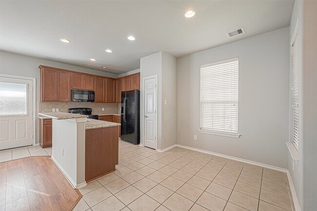 Building Photo - 2748 Maybrook Hollow Ln