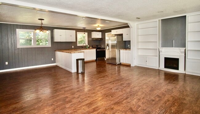 Main entrance view - 3261 Salem Rd