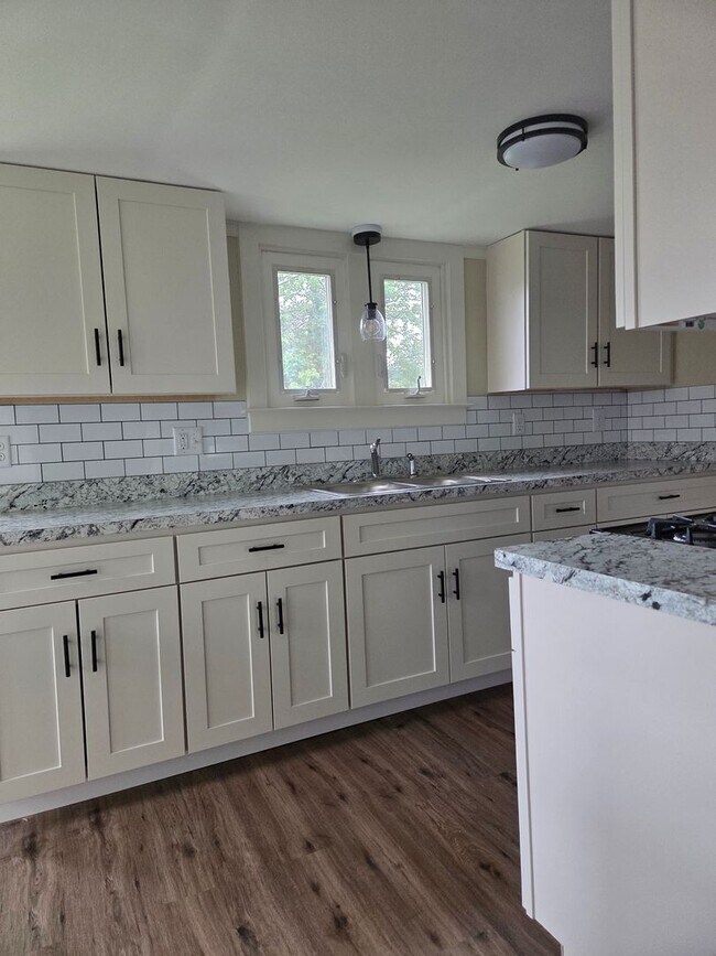 Foto del edificio - 1548 Monroe St