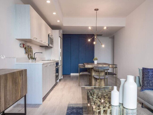 Foto del edificio - 45 SW 9th St