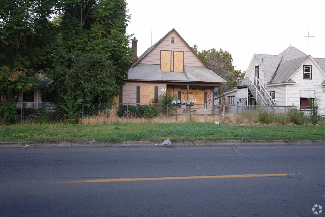 Foto del edificio - 111 N Naches Ave