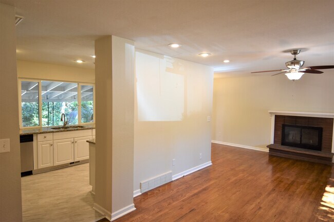 Foto del edificio - 3565 Moorhead Ave