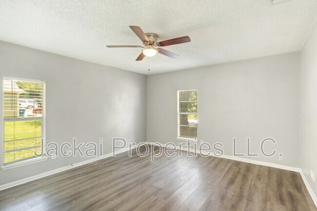 Building Photo - 929 Rice St