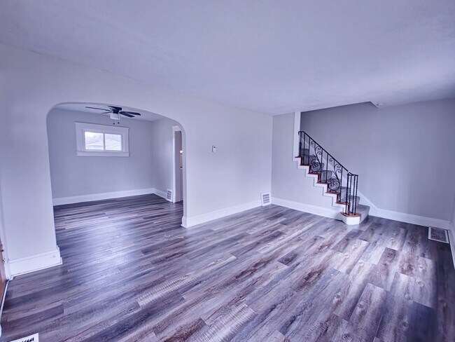 Foto del edificio - 2-Bedroom Duplex