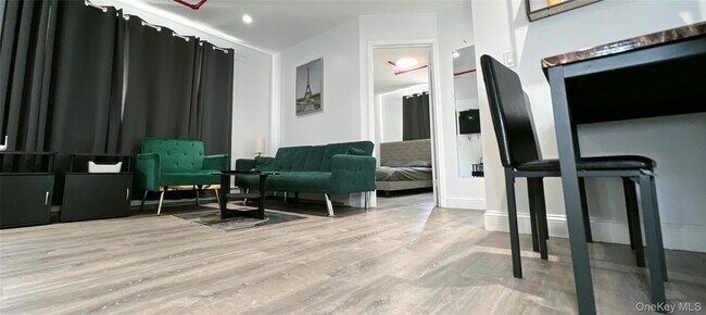 Foto del edificio - 41-22-4175 75th St