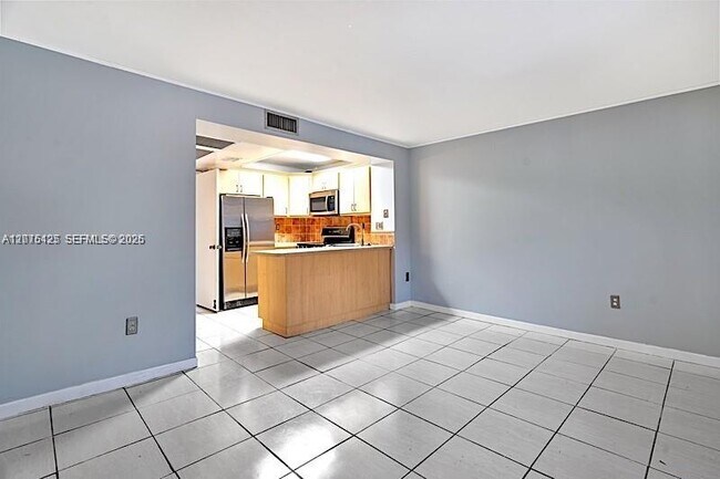 Foto del edificio - 2194 W 60th St