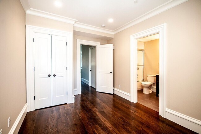 Foto del edificio - BBB - Beautiful BU 3 Bed. Unique