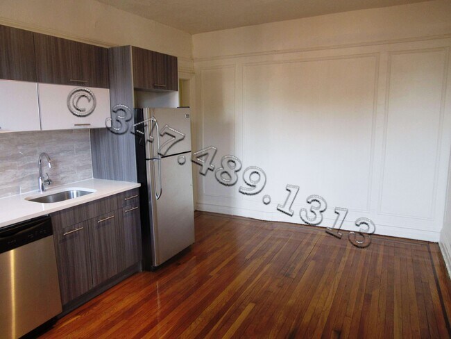 Building Photo - 262 E 55th St