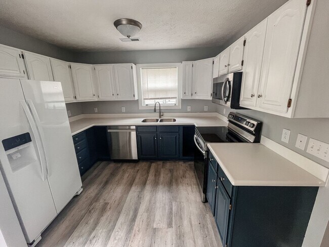 Foto del edificio - 295 Silver Leaf Dr NW