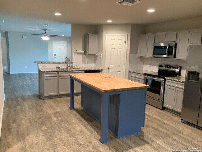 Foto del edificio - 5823 Machaela Trace