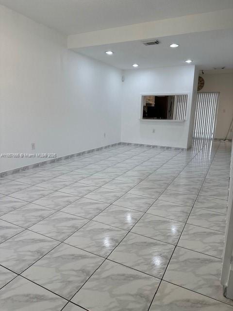 Foto del edificio - 9837 W Okeechobee Rd