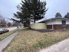 Building Photo - 1107 E Willard St