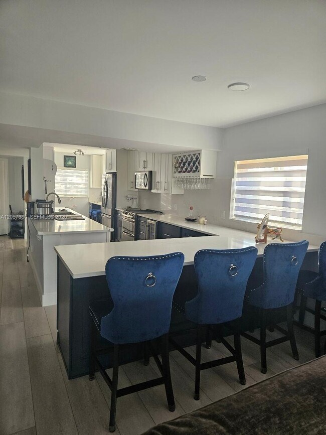 Foto del edificio - 1101 SW 128th Terrace