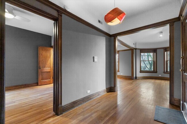Foto del edificio - 4649 N Dover St