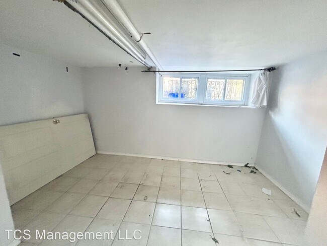 Building Photo - 5 br, 3 bath House - 4048 Poweltown Ave
