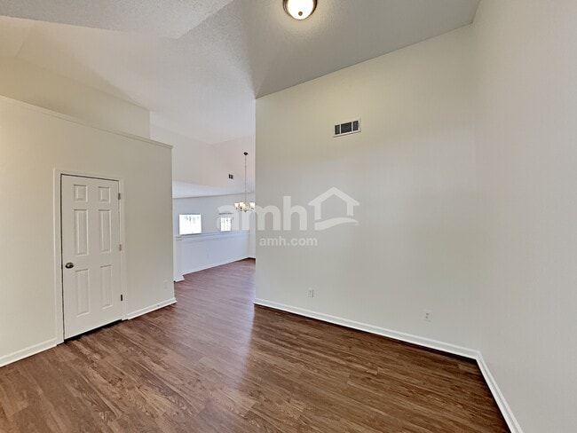 Foto del edificio - 4729 Score Ct