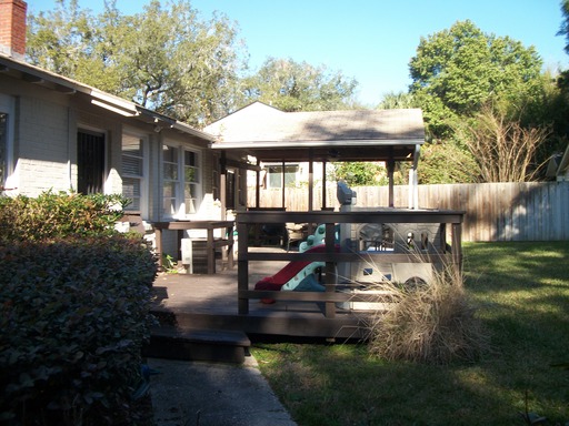 Building Photo - 4633 Pinewood Ave