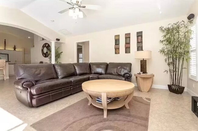 Foto del edificio - 30 Pinehurst Pl