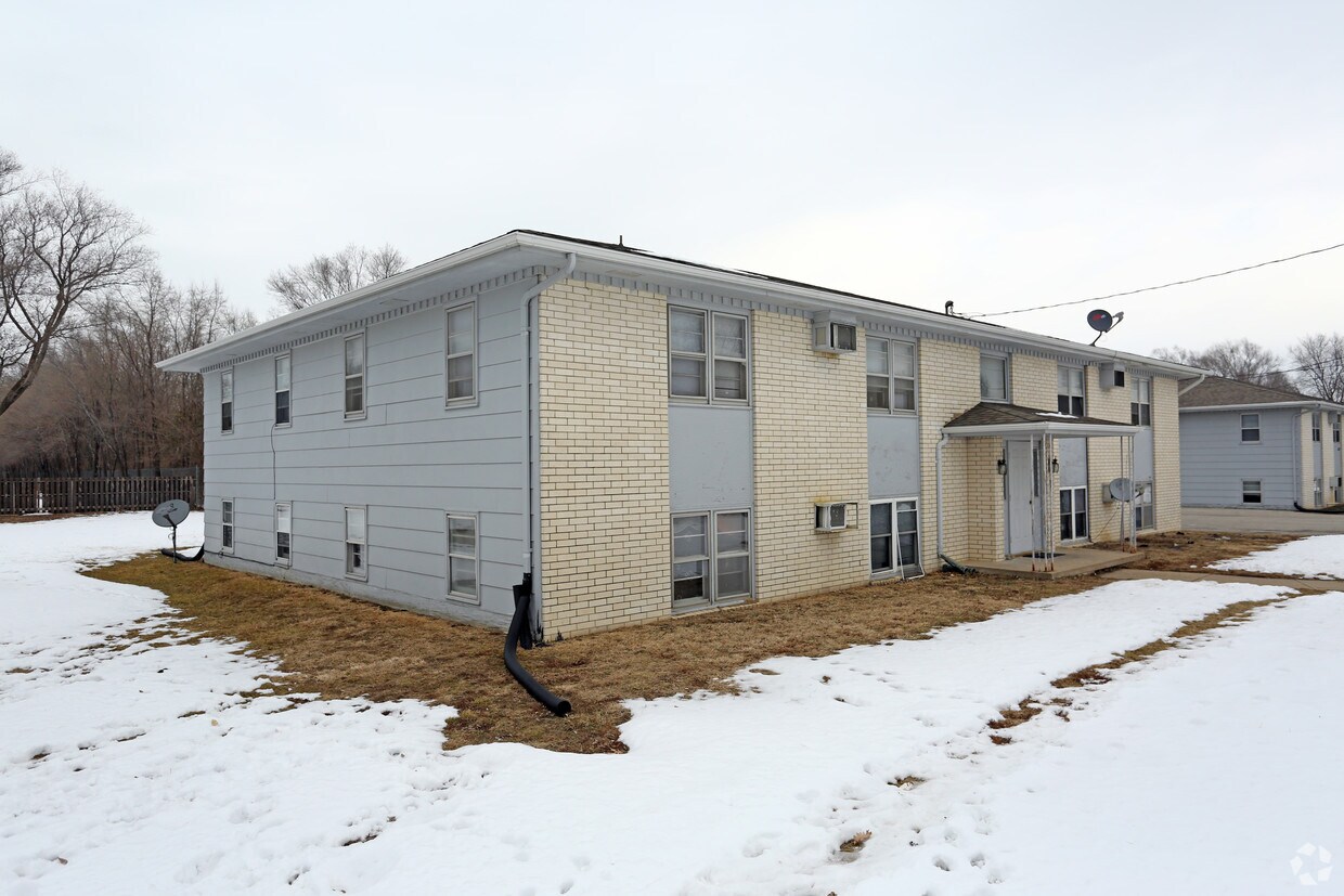 Building Photo - 4701 NW 62nd Ave
