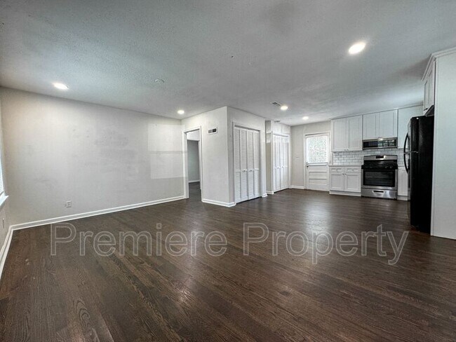 Foto del edificio - 8600 E 78th Ter
