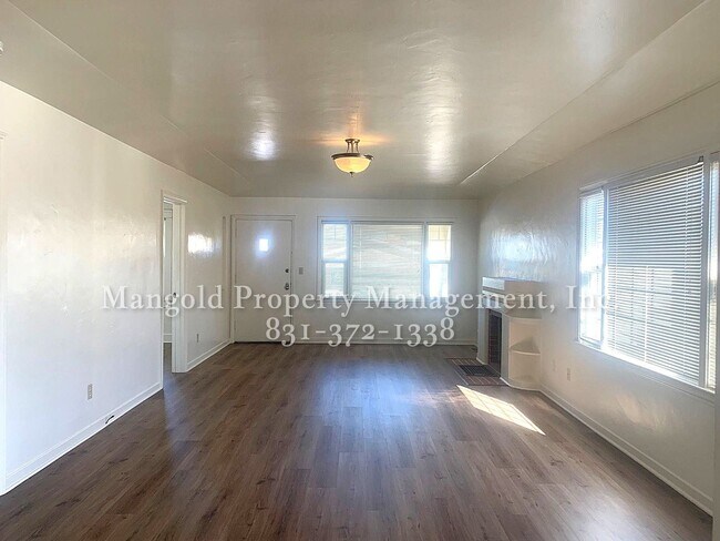 Foto del edificio - Spacious 3-Bed, 1.5-Bath Home with Private...