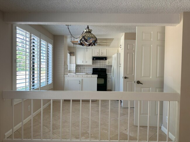 Building Photo - 3059 Delacodo Ave