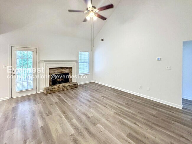 Building Photo - 229 Pebble Creek Dr