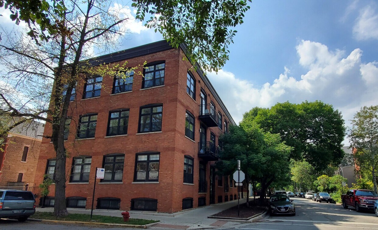 Primary Photo - 1801 W Thomas St