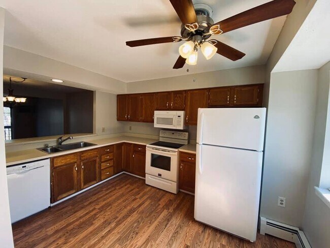 Foto del edificio - 70 Old Town Rd