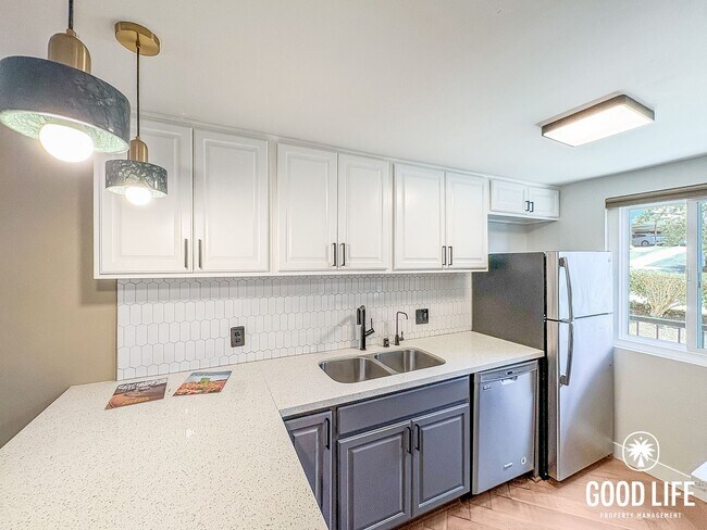 Building Photo - SD: 2BD/2.5BA Condo in Carlsbad with Community Pool, Two Balconies & Assigned Parking