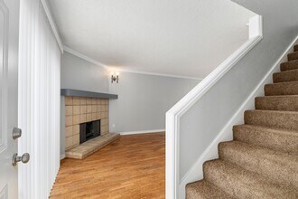 Building Photo - 9516 Pagewood Ln