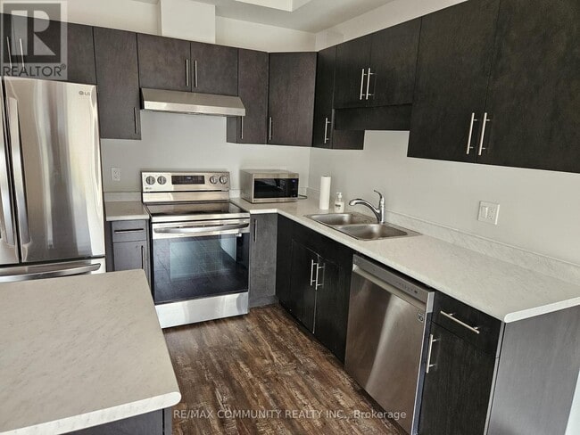 Building Photo - 4552-4552 Portage Rd