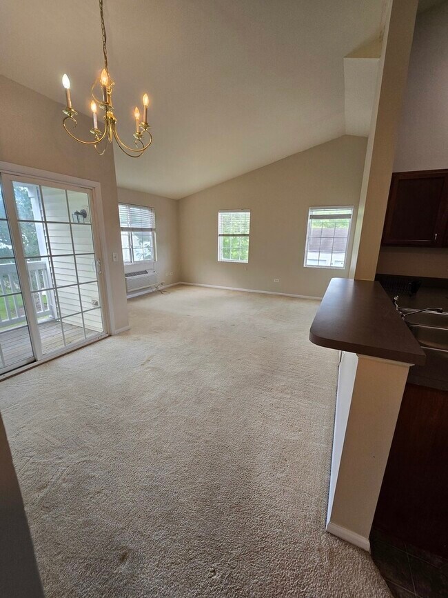 Building Photo - 1425 Silverstone Dr