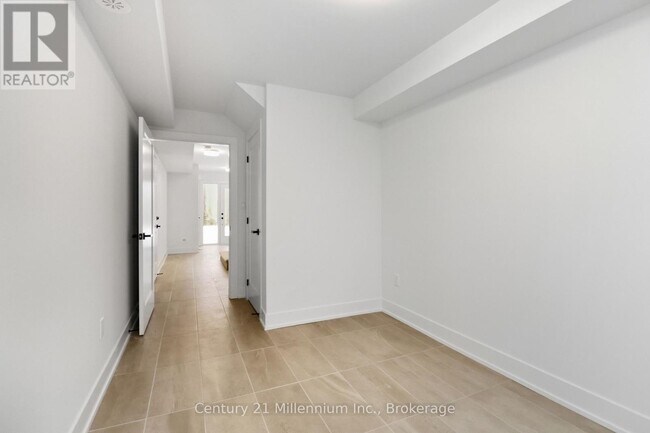 Building Photo - 117 Sladden Ct