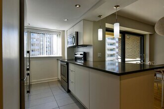 Building Photo - 3435 Rue Drummond