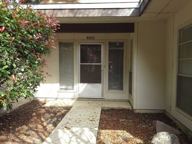 Building Photo - 4002 Glenrock Dr