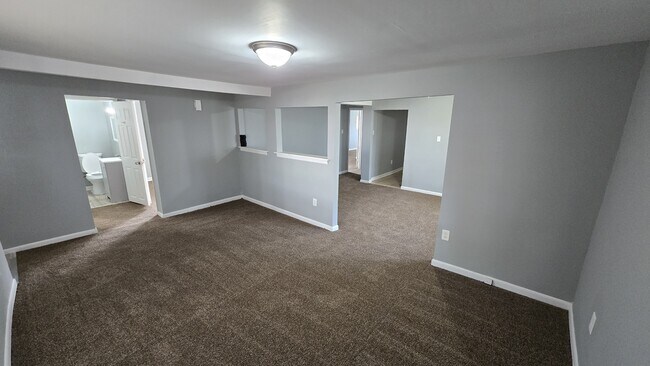 Building Photo - 9 Magnolia St